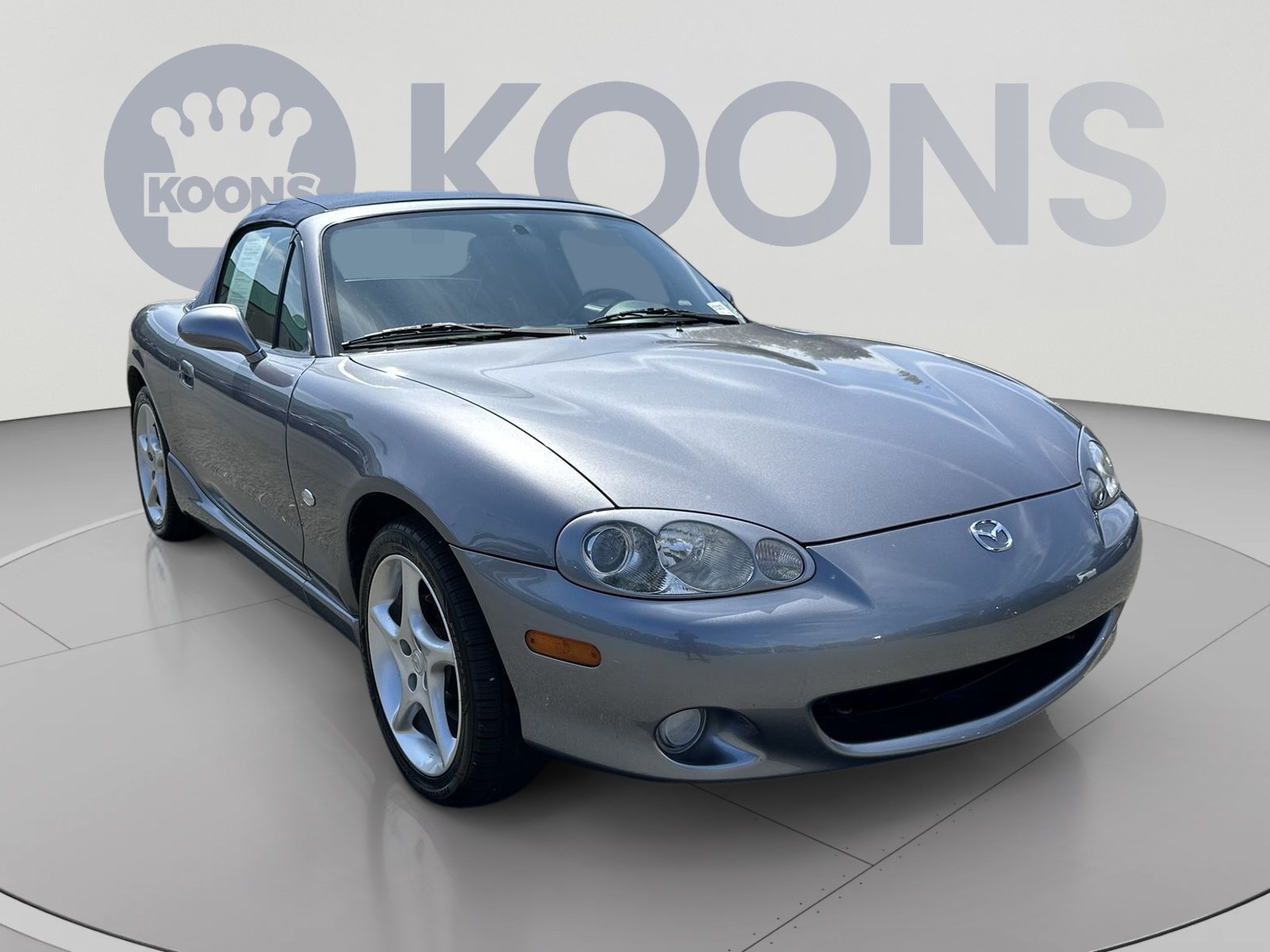 Used 2003 MAZDA MX-5 Miata RWD image 2