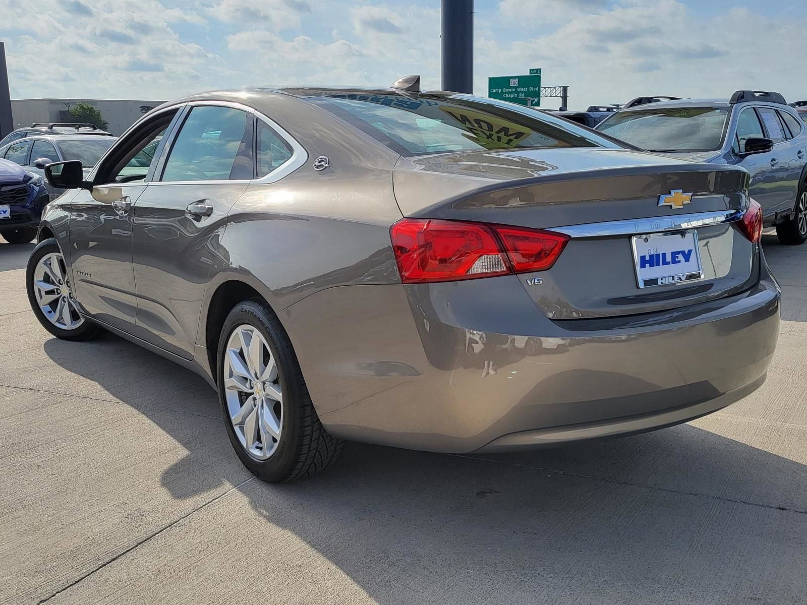 Used 2017 Chevrolet Impala LT image 3