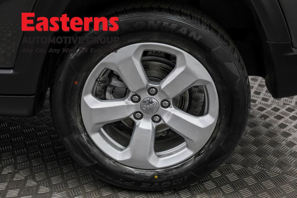 Used 2021 Jeep Compass Latitude w/ Driver Assistance Group image 32