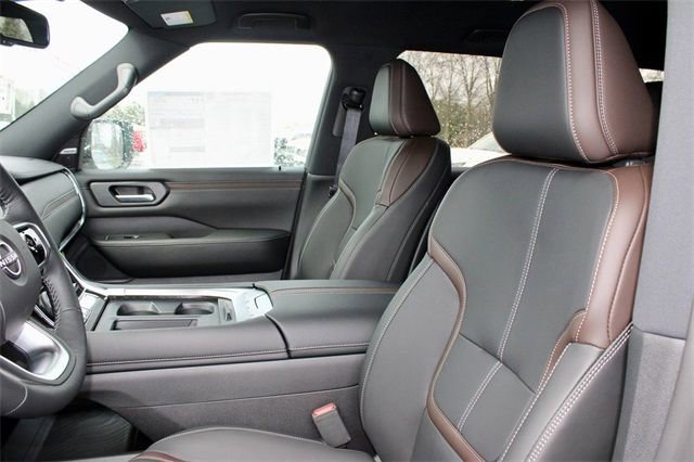 New 2025 Nissan Armada SL w/ Captain's Chari Seat Package image 11