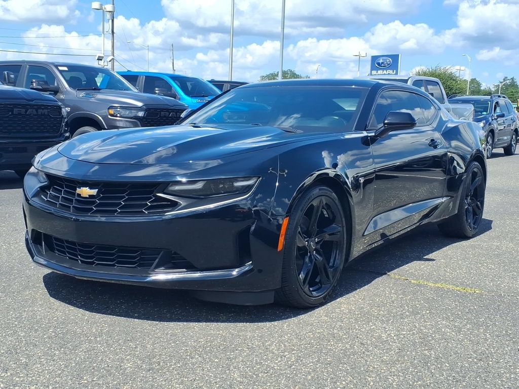 Used 2023 Chevrolet Camaro LT w/ Technology Package RWD image 3