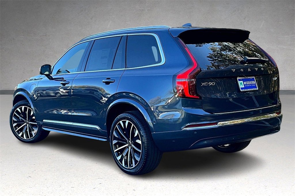 New 2026 Volvo XC90 T8 Plus image 3