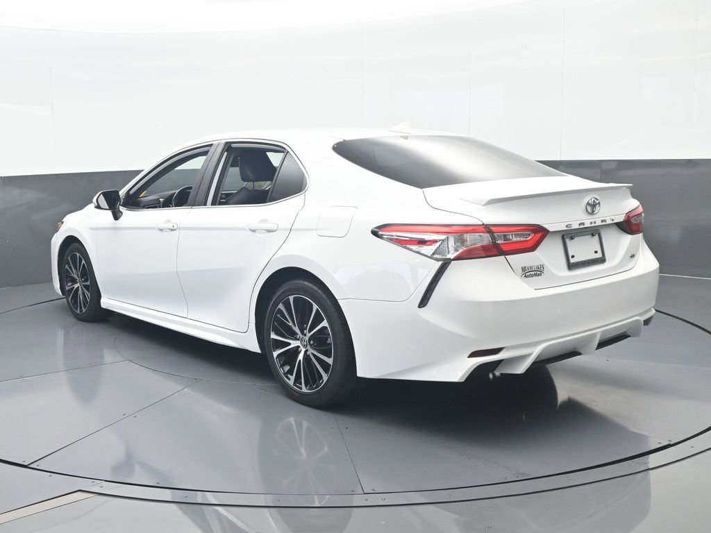 Used 2020 Toyota Camry SE image 4