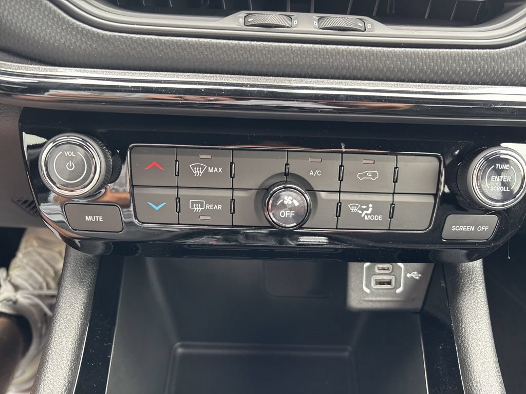 New 2026 Jeep Compass Latitude AWD/4WD image 63