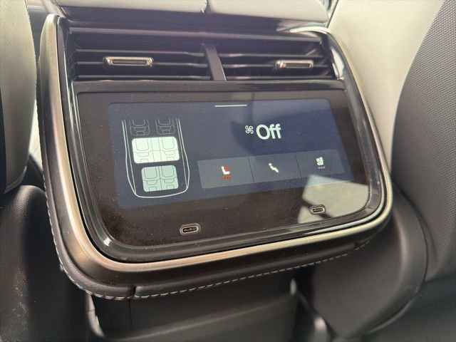 Used 2024 Rivian R1S Adventure image 29