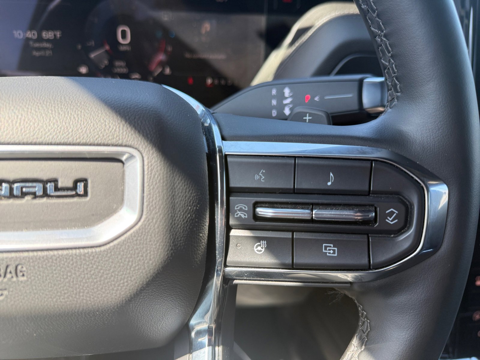 Certified 2025 GMC Yukon Denali AWD/4WD image 19