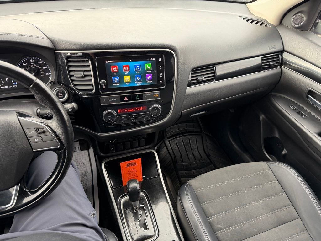 Used 2019 Mitsubishi Outlander SE image 12