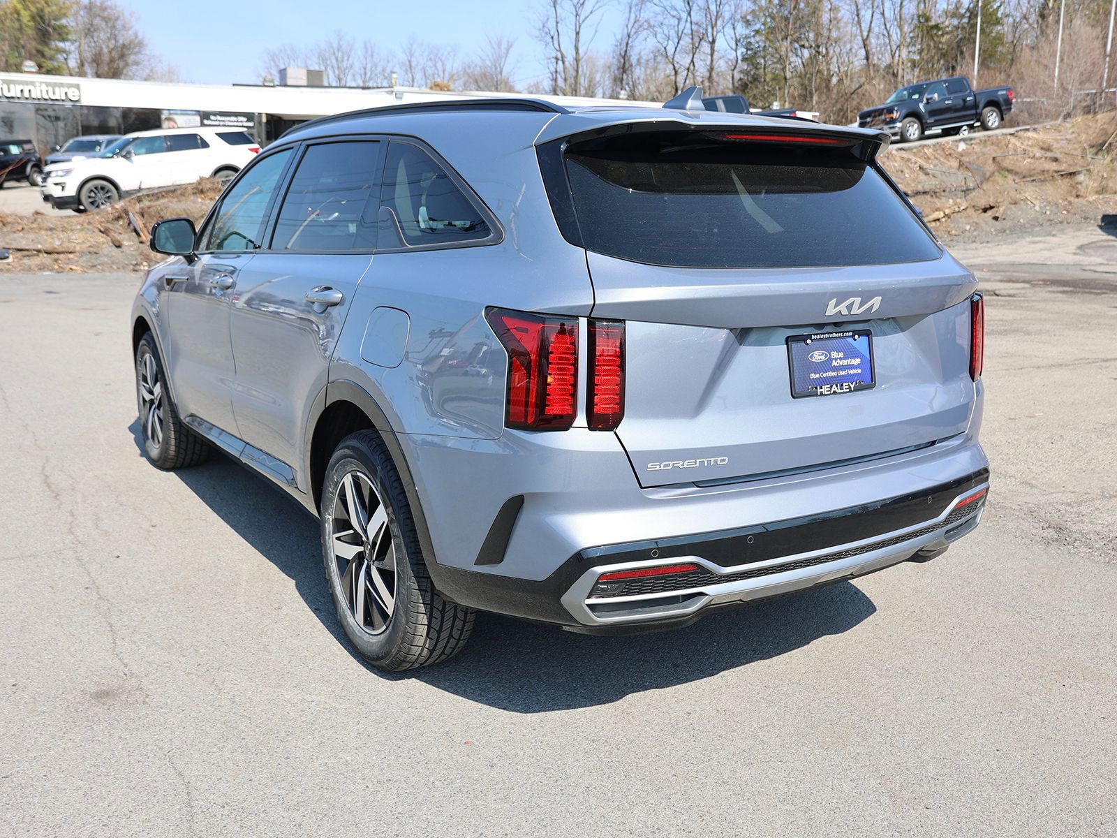 Used 2023 Kia Sorento S image 5