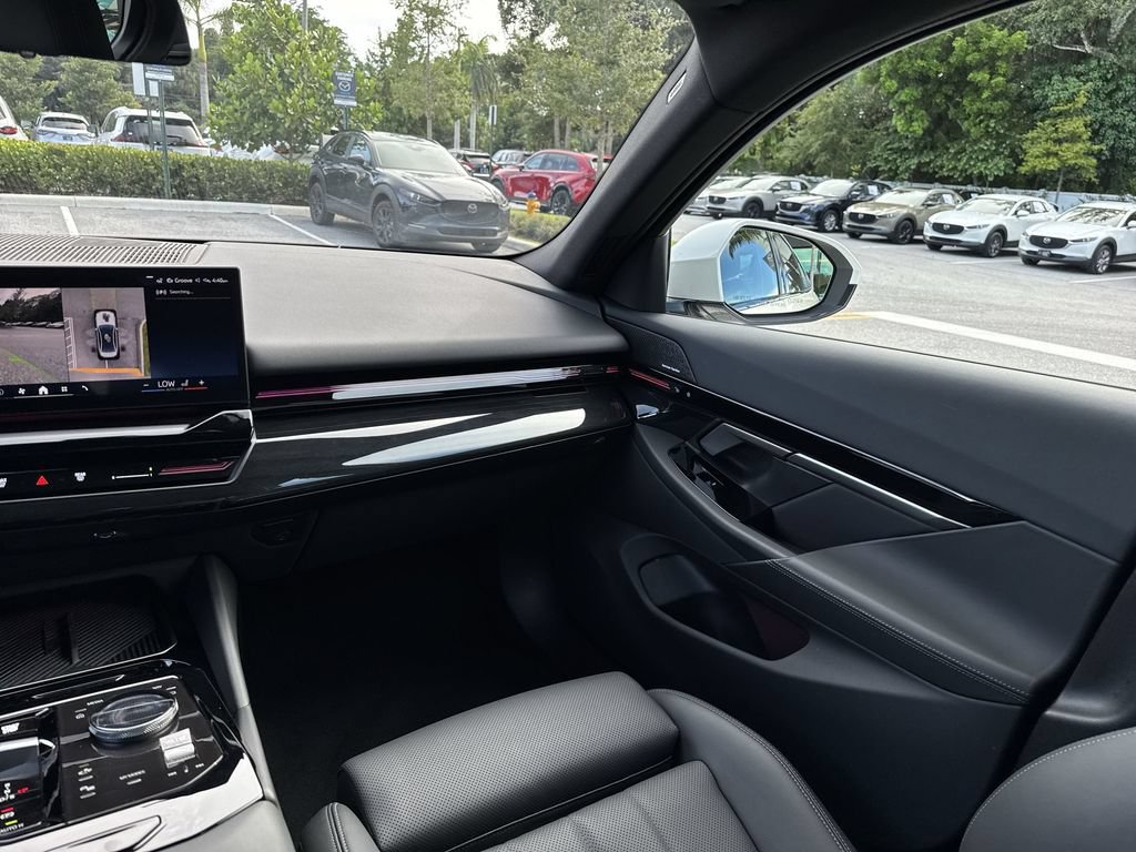 Used 2026 BMW 530i xDrive AWD/4WD image 15