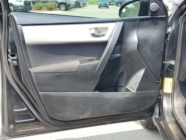 Used 2018 Toyota Corolla LE FWD image 8