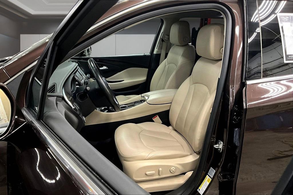 Used 2020 Buick Envision Essence w/ LPO, Road Trip Package image 21