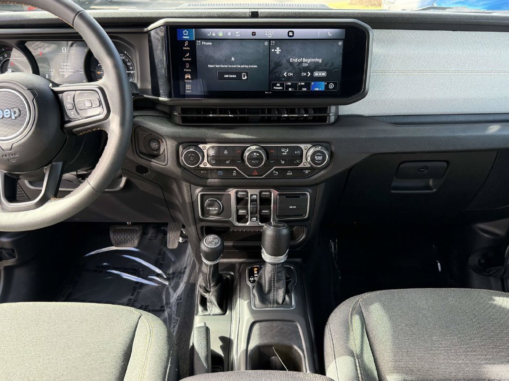 Used 2024 Jeep Wrangler Unlimited AWD/4WD image 18