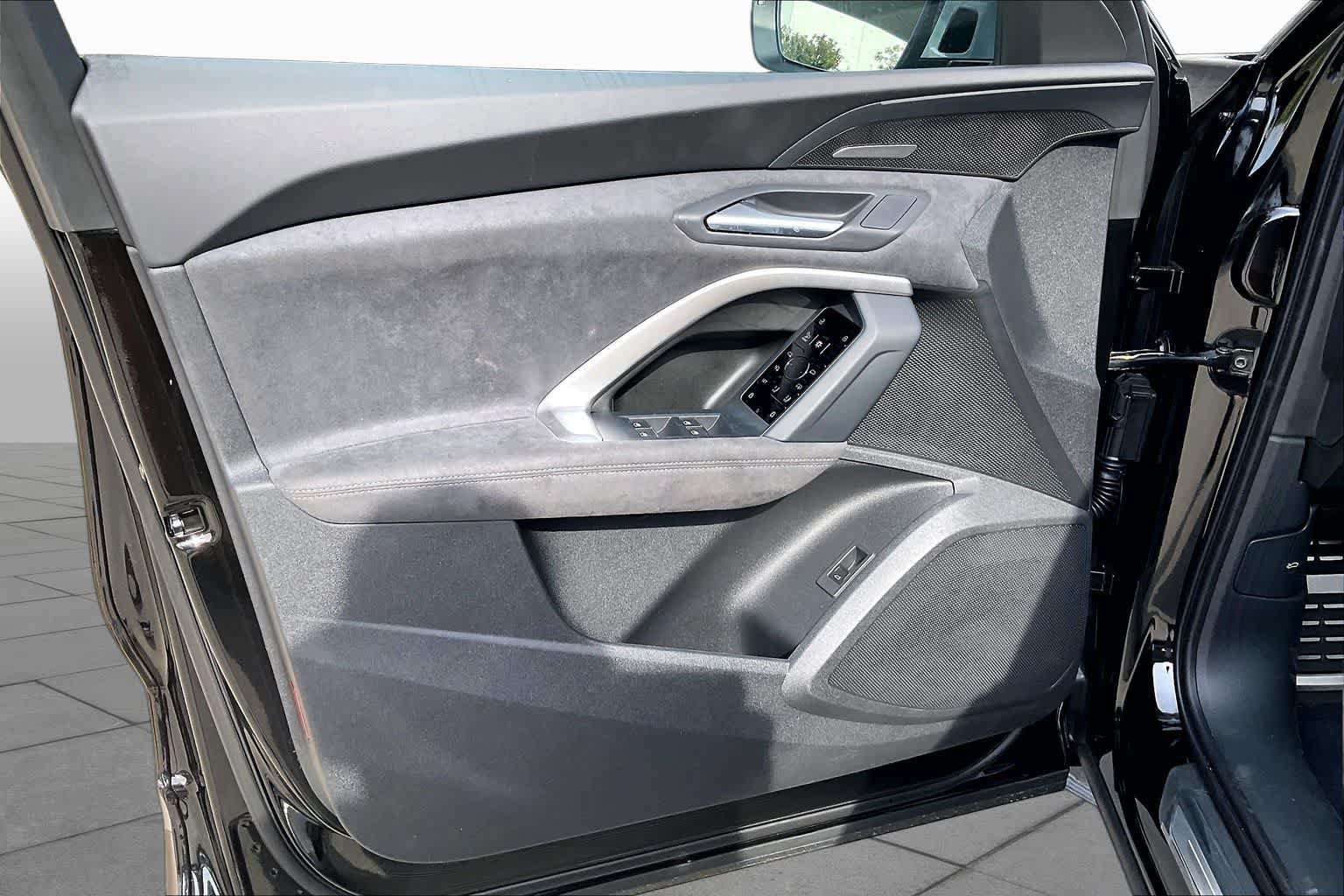 New 2026 Audi SQ5 Prestige AWD/4WD image 10
