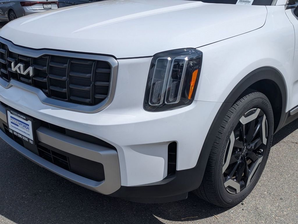 Used 2023 Kia Telluride S image 9