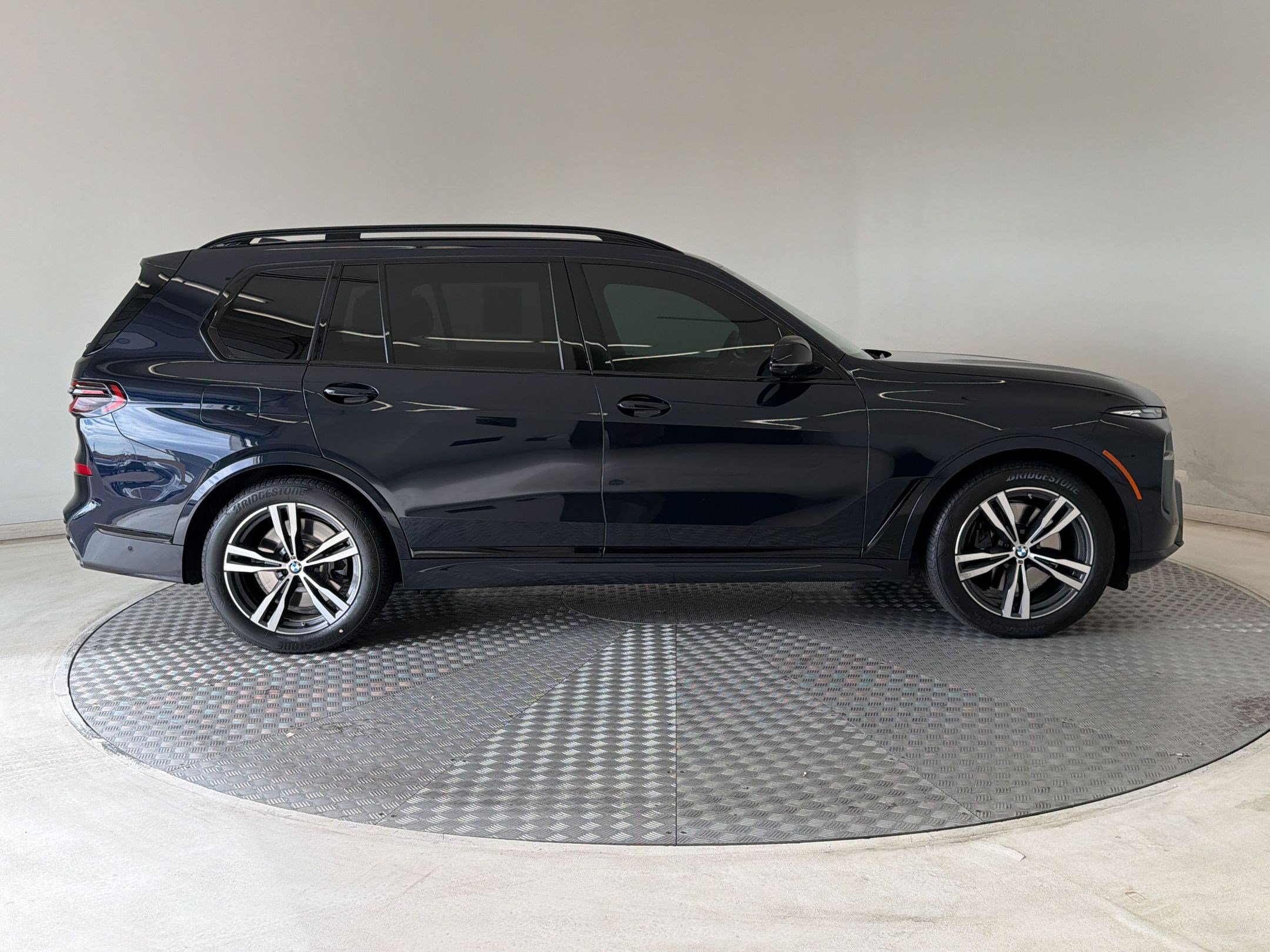 Certified 2025 BMW X7 M60i w/ Executive Package AWD/4WD image 8
