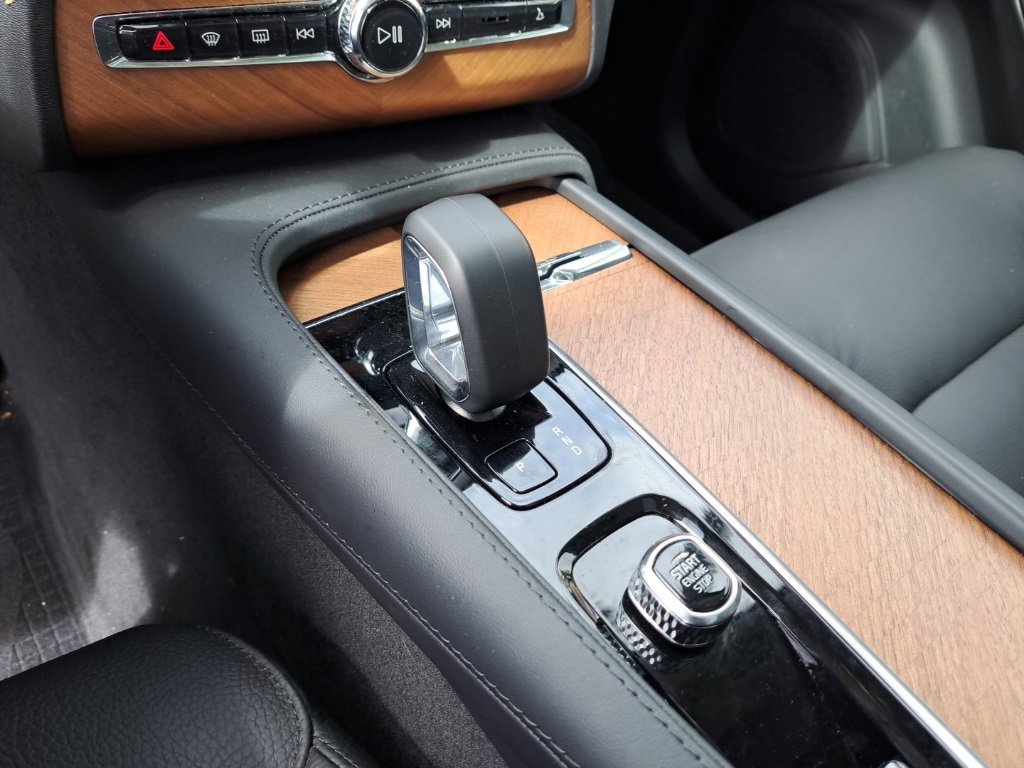 Used 2025 Volvo XC90 B5 Plus w/ Protection Package Premier image 22