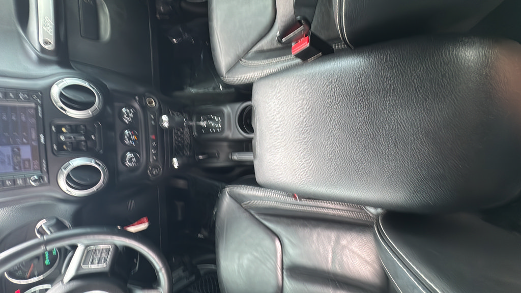 Used 2013 Jeep Wrangler Unlimited Sahara w/ Connectivity Group AWD/4WD image 26