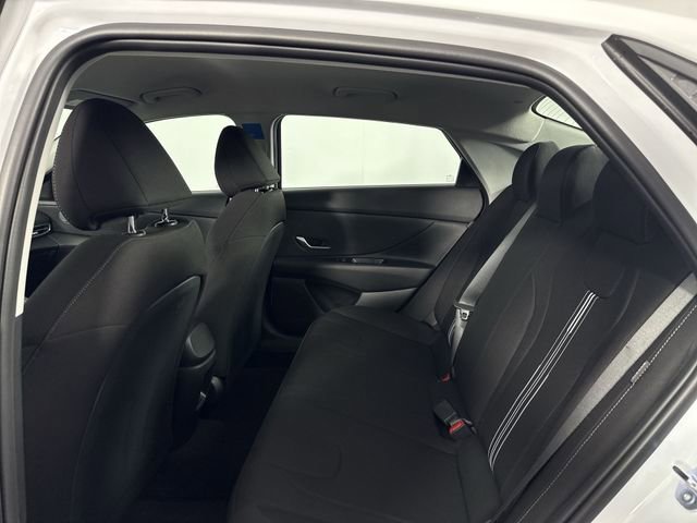 Used 2025 Hyundai Elantra Hybrid FWD image 21