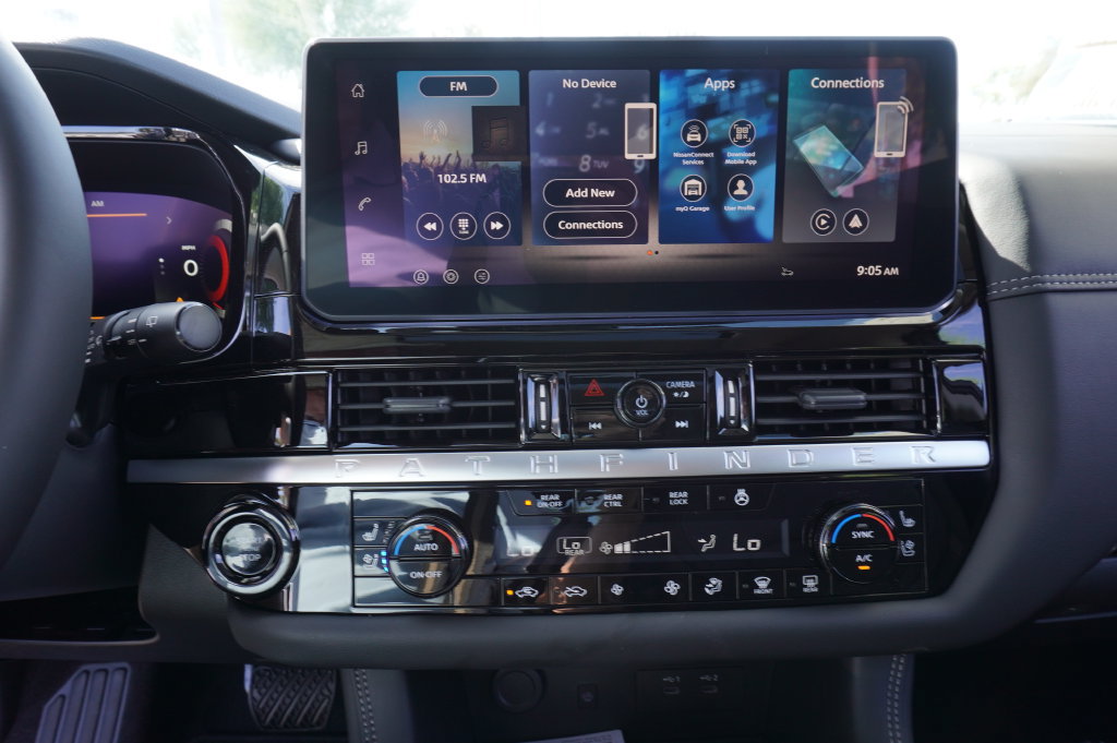 New 2026 Nissan Pathfinder Platinum FWD image 21