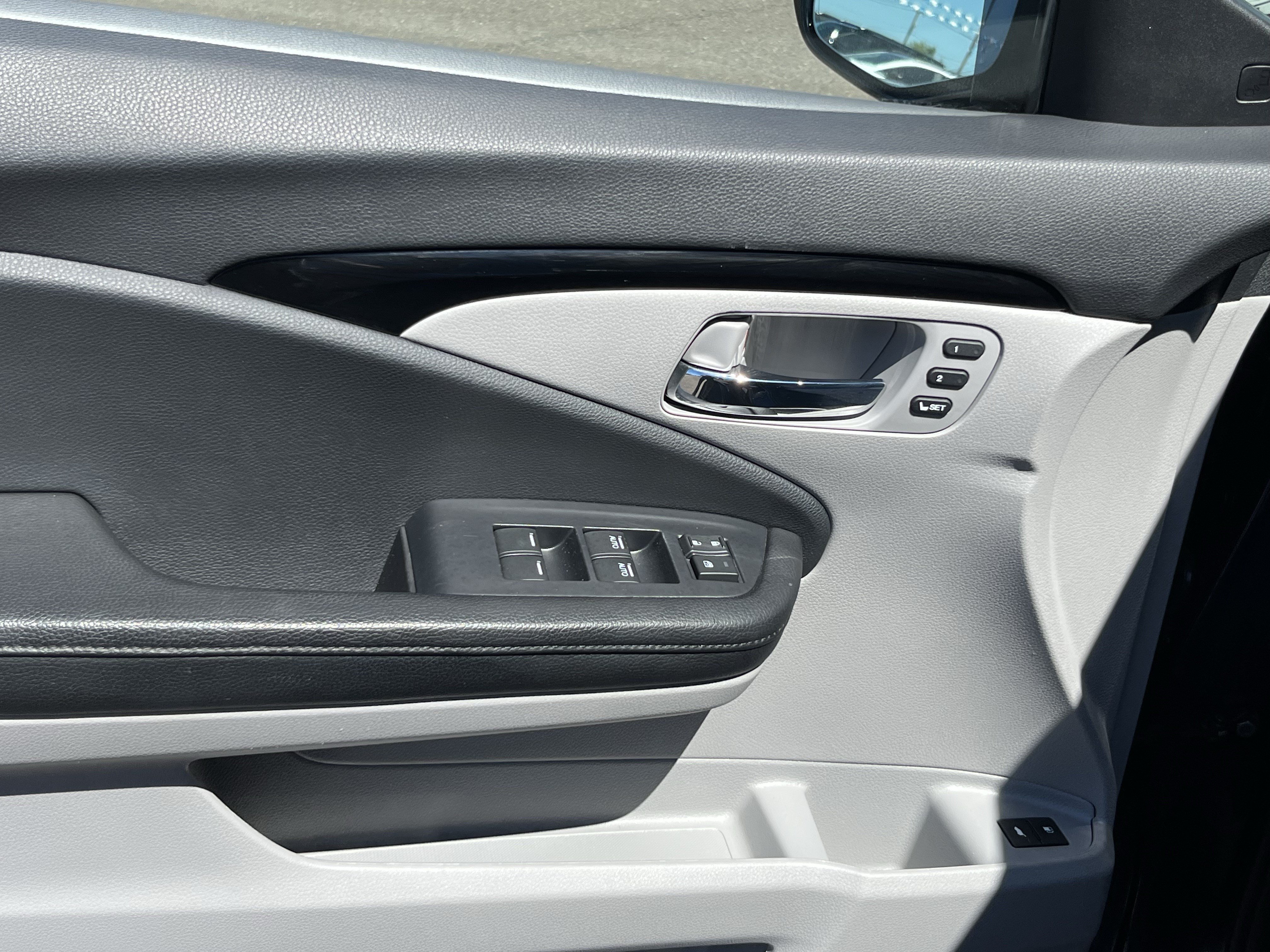 Used 2019 Honda Pilot Elite image 18