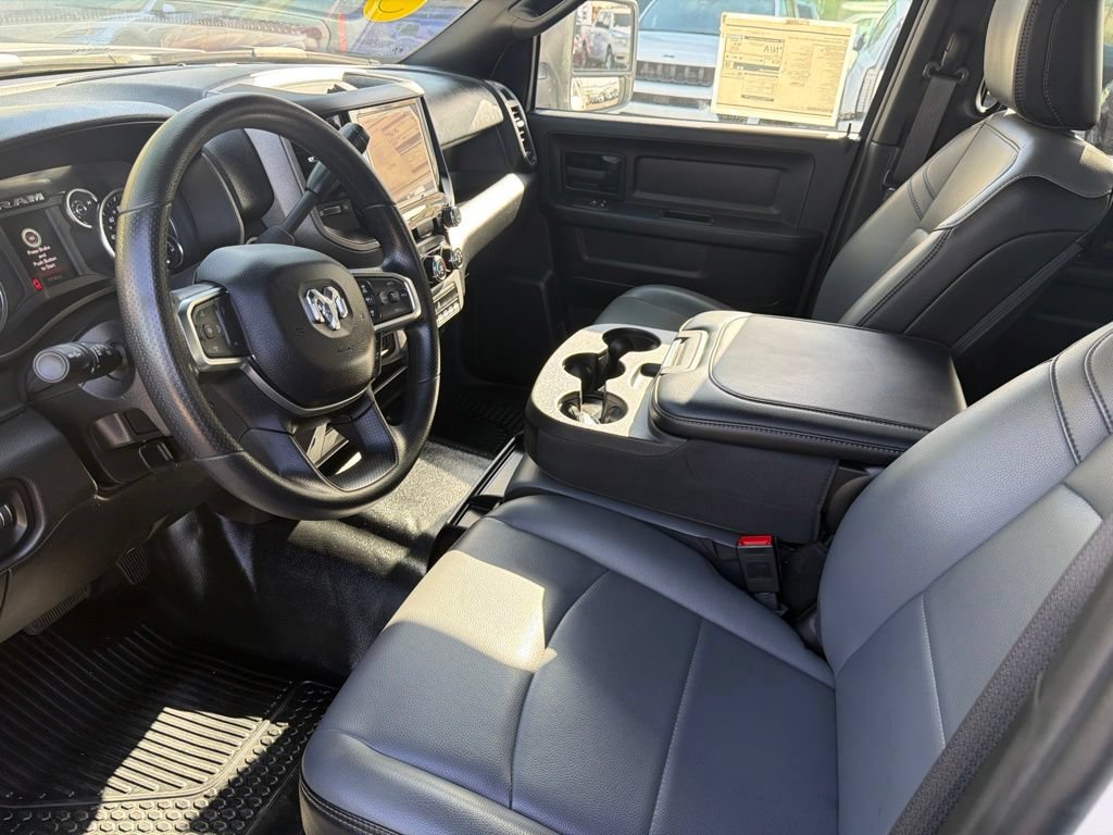 Used 2025 RAM 2500 Tradesman w/ Chrome Appearance Group RWD image 9
