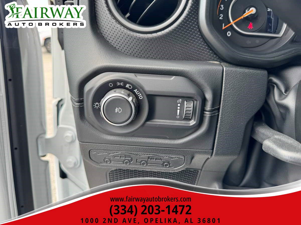 Used 2024 Jeep Wrangler Unlimited Rubicon w/ Capability Package AWD/4WD image 17