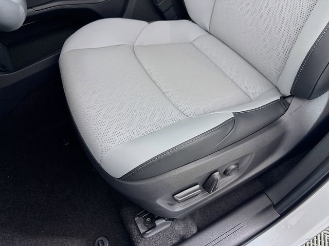 New 2026 Subaru Solterra Premium image 18