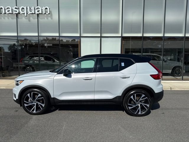 Used 2020 Volvo XC40 T5 R-Design w/ Protection Package AWD/4WD image 2