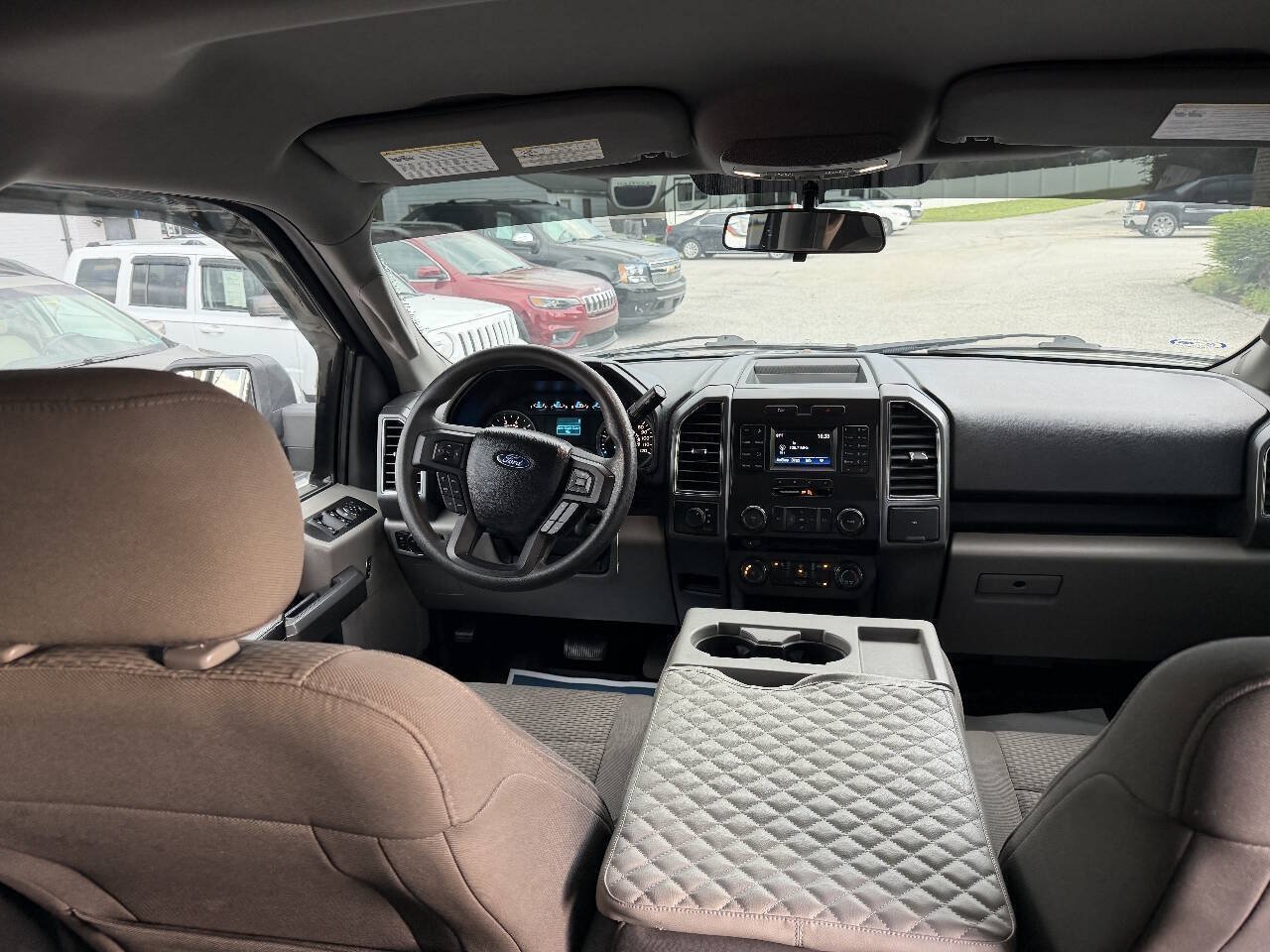 Used 2017 Ford F150 XLT AWD/4WD image 4