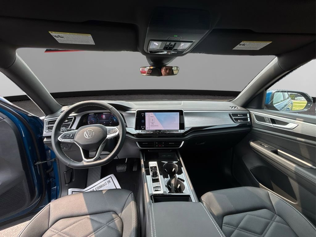 Used 2025 Volkswagen Atlas Cross Sport SE image 30