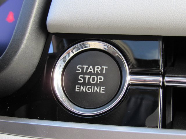 New 2025 Mitsubishi Outlander SE image 18