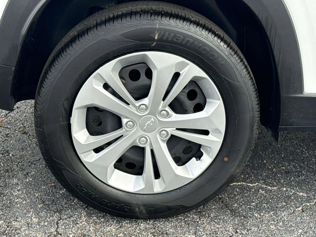 Certified 2025 Chevrolet Trax LS image 9