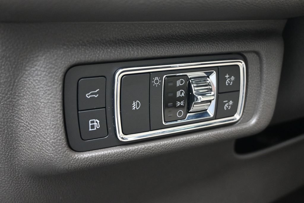 Used 2021 Lincoln Corsair Grand Touring w/ Equipment Group 301A AWD/4WD image 34