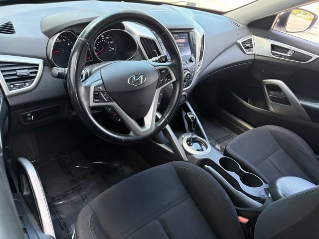 Used 2017 Hyundai Veloster FWD image 16