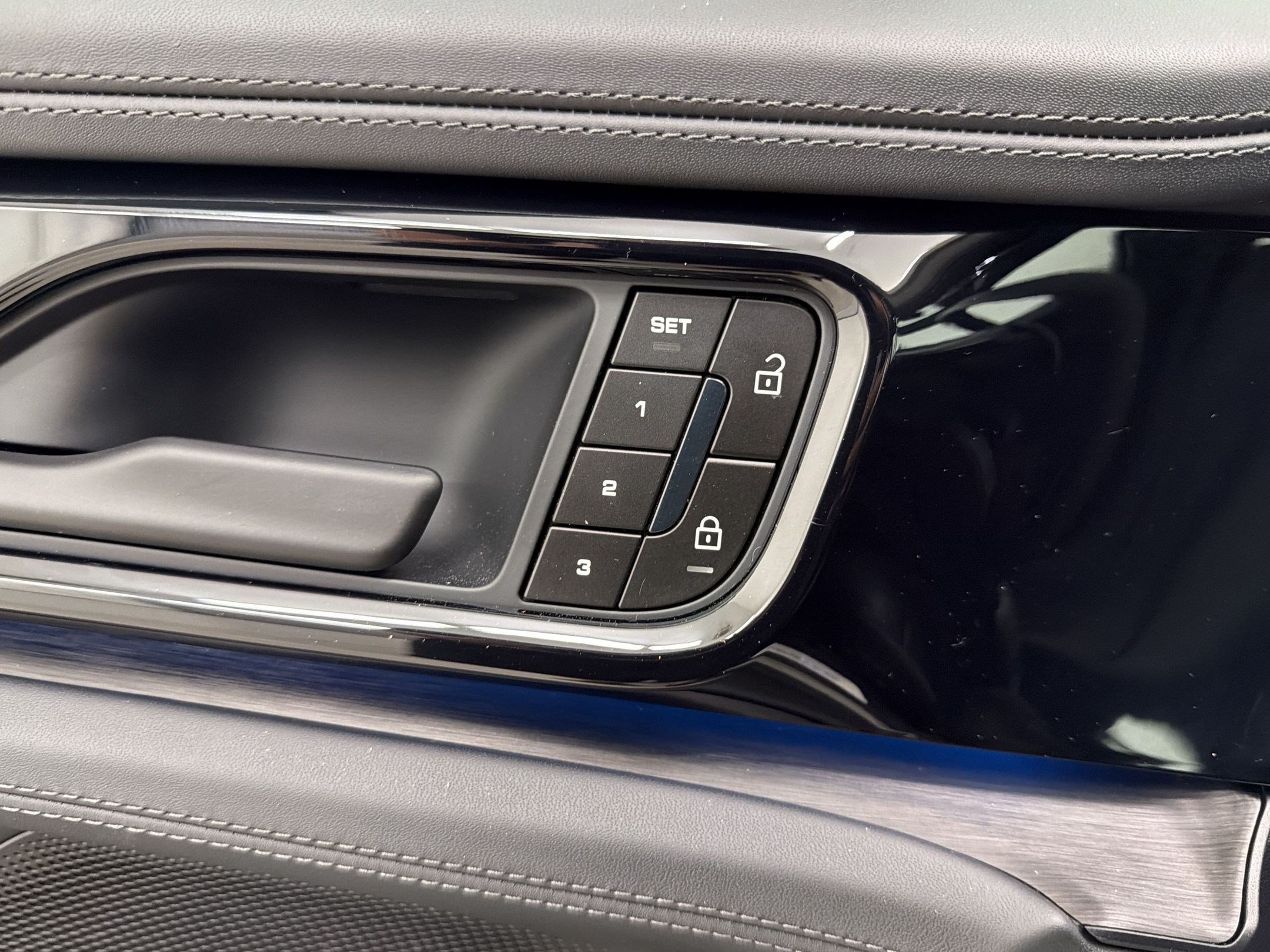 New 2026 Porsche Panamera image 34