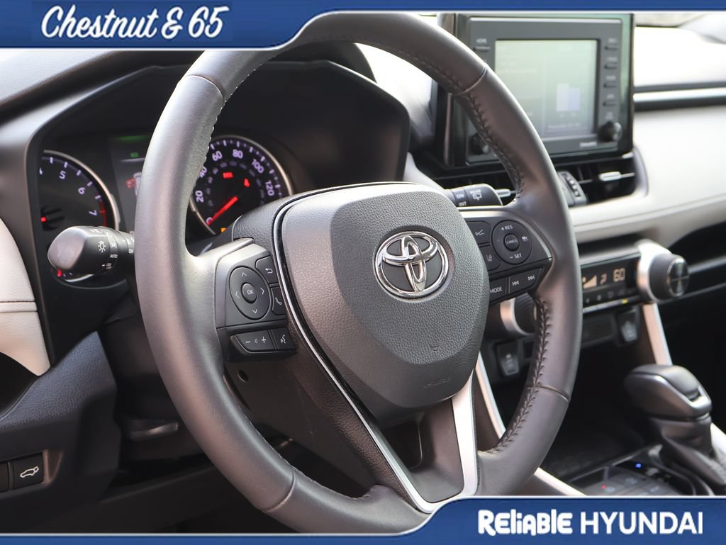 Used 2022 Toyota RAV4 XLE Premium AWD/4WD image 25