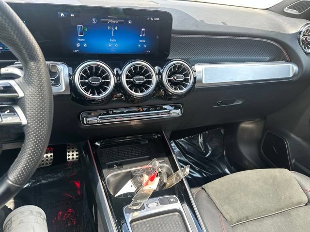 Used 2025 Mercedes-Benz GLB 35 AMG 4MATIC image 27