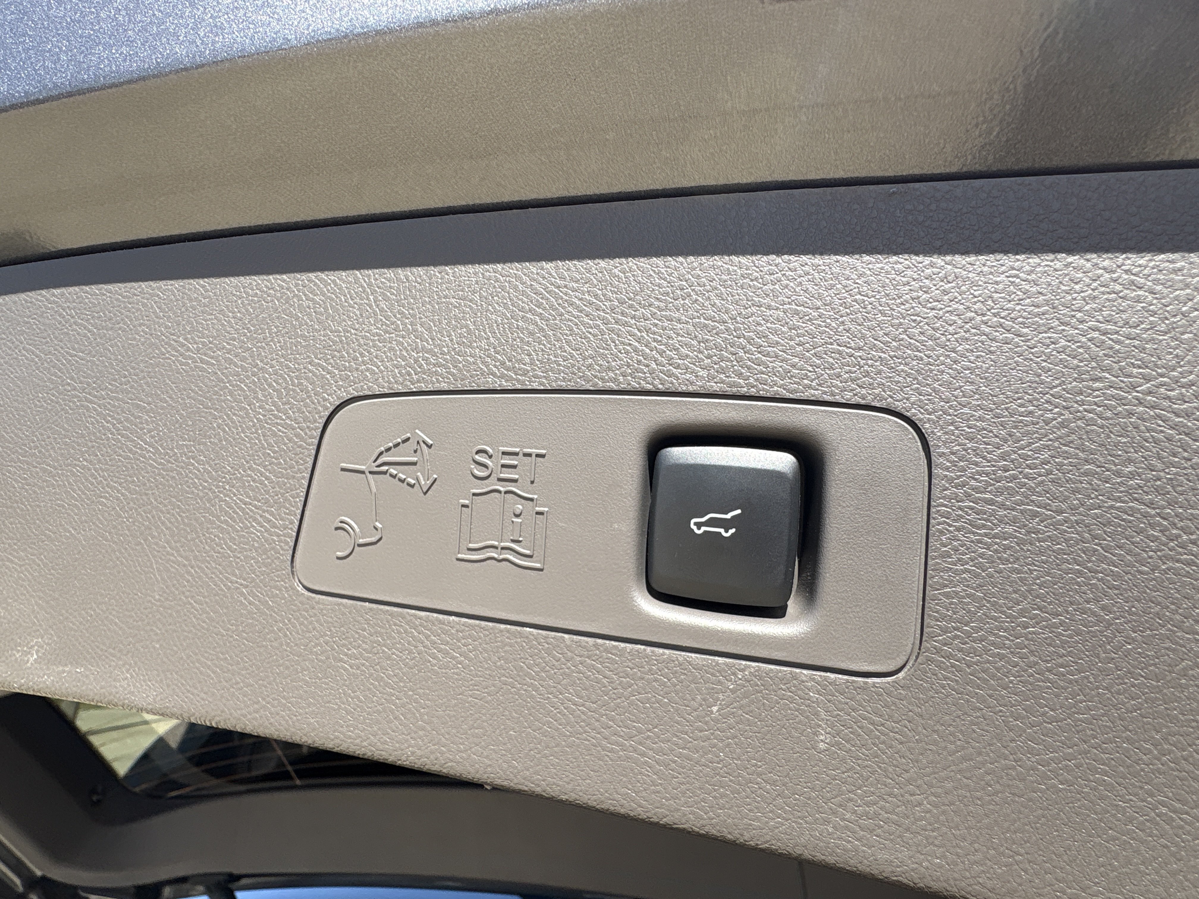 Used 2024 Lincoln Corsair AWD w/ Equipment Group 101A image 20