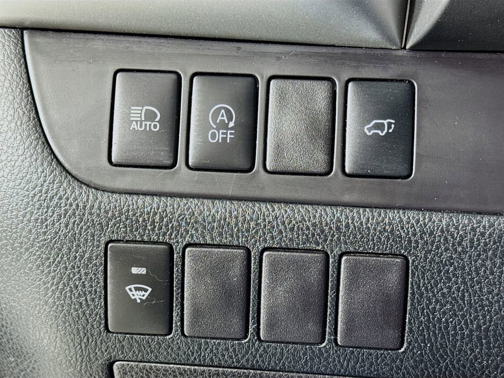 Used 2018 Toyota Highlander XLE AWD/4WD image 14