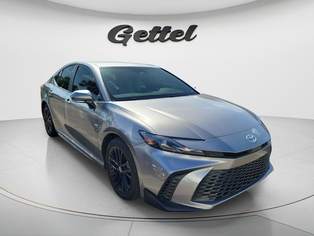 Certified 2025 Toyota Camry SE w/ Convenience Package image 2