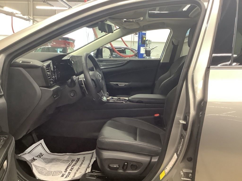Used 2023 Lexus NX 350 AWD image 11