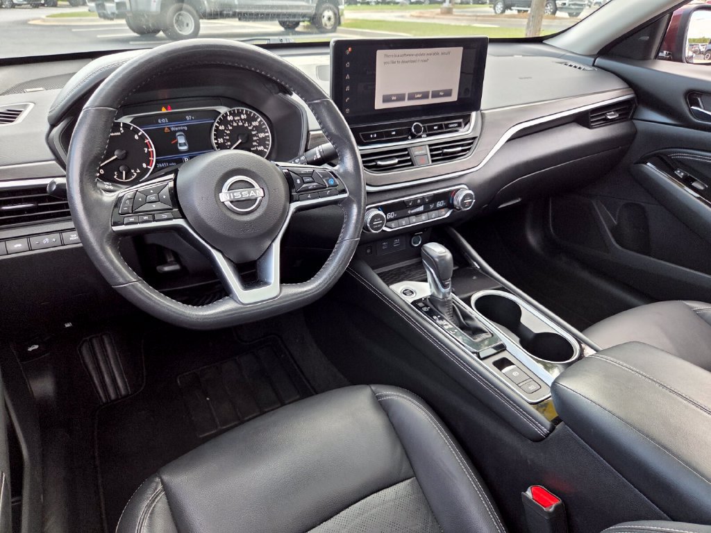 Used 2023 Nissan Altima 2.5 SL AWD/4WD image 6