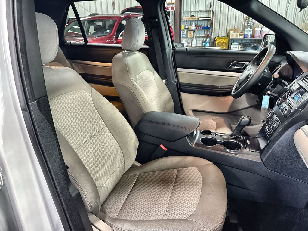 Used 2018 Ford Explorer FWD image 31