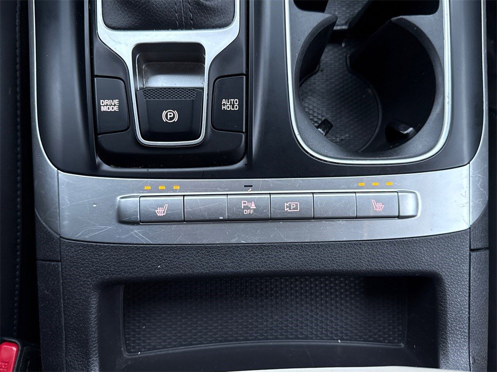 Used 2022 Kia Carnival LX image 30