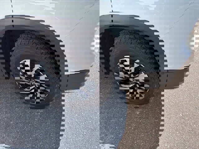 Used 2025 Volkswagen Tiguan S image 10