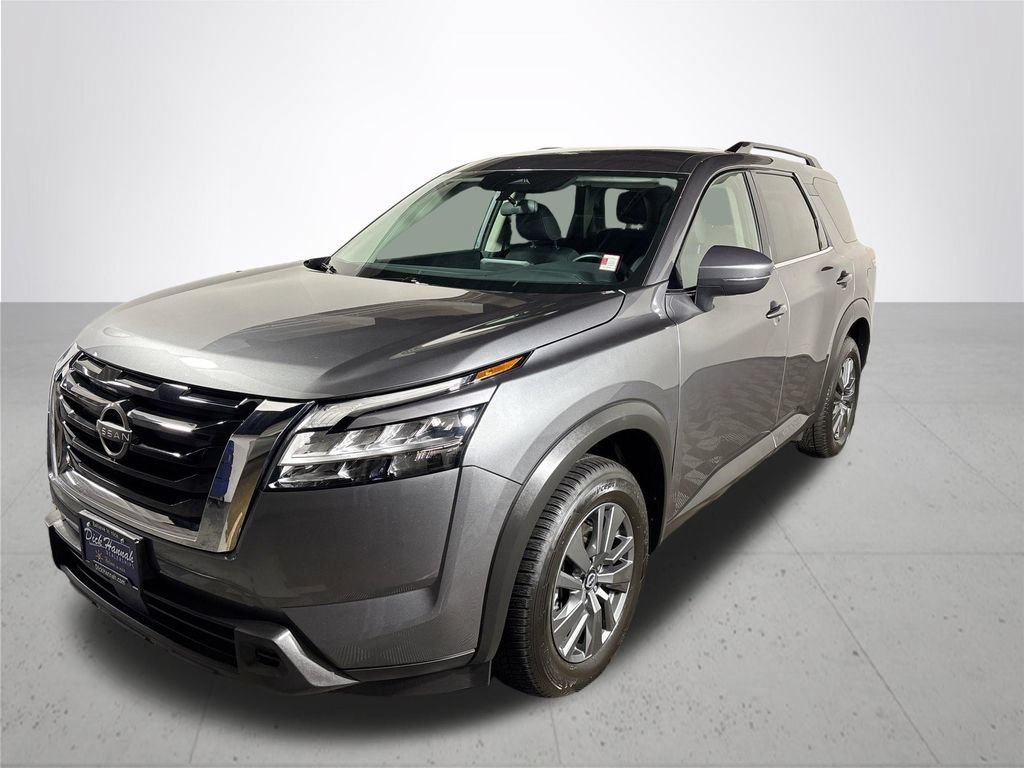 Used 2022 Nissan Pathfinder SV AWD/4WD image 2