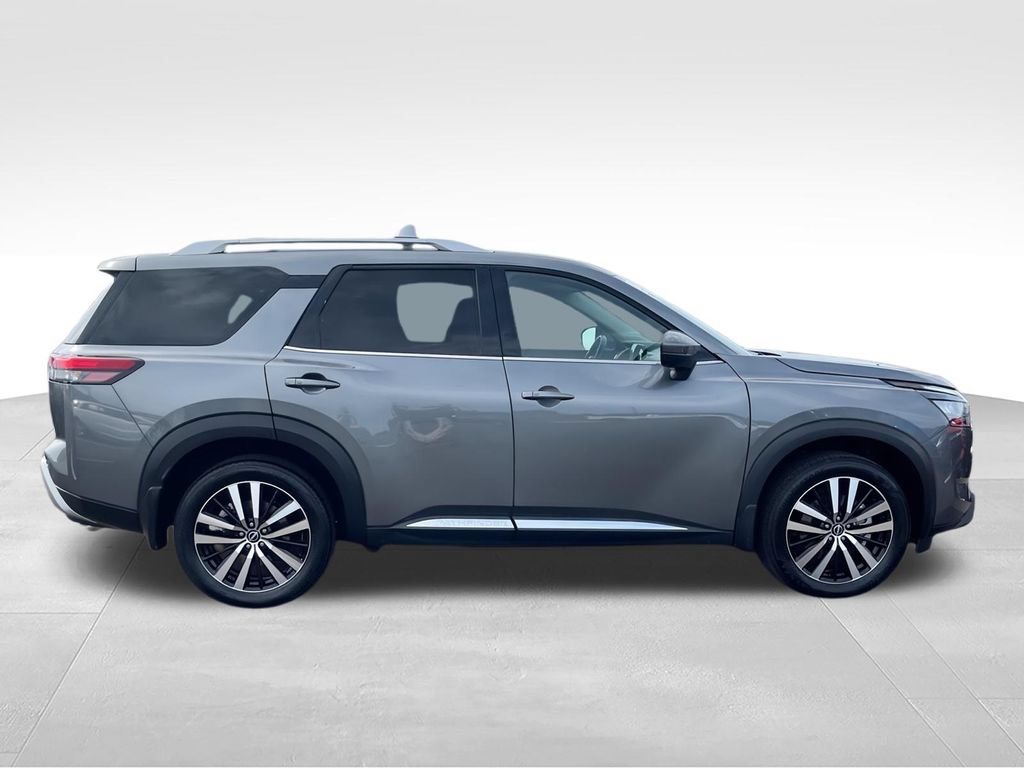 Used 2025 Nissan Pathfinder Platinum w/ Cargo Package FWD image 9
