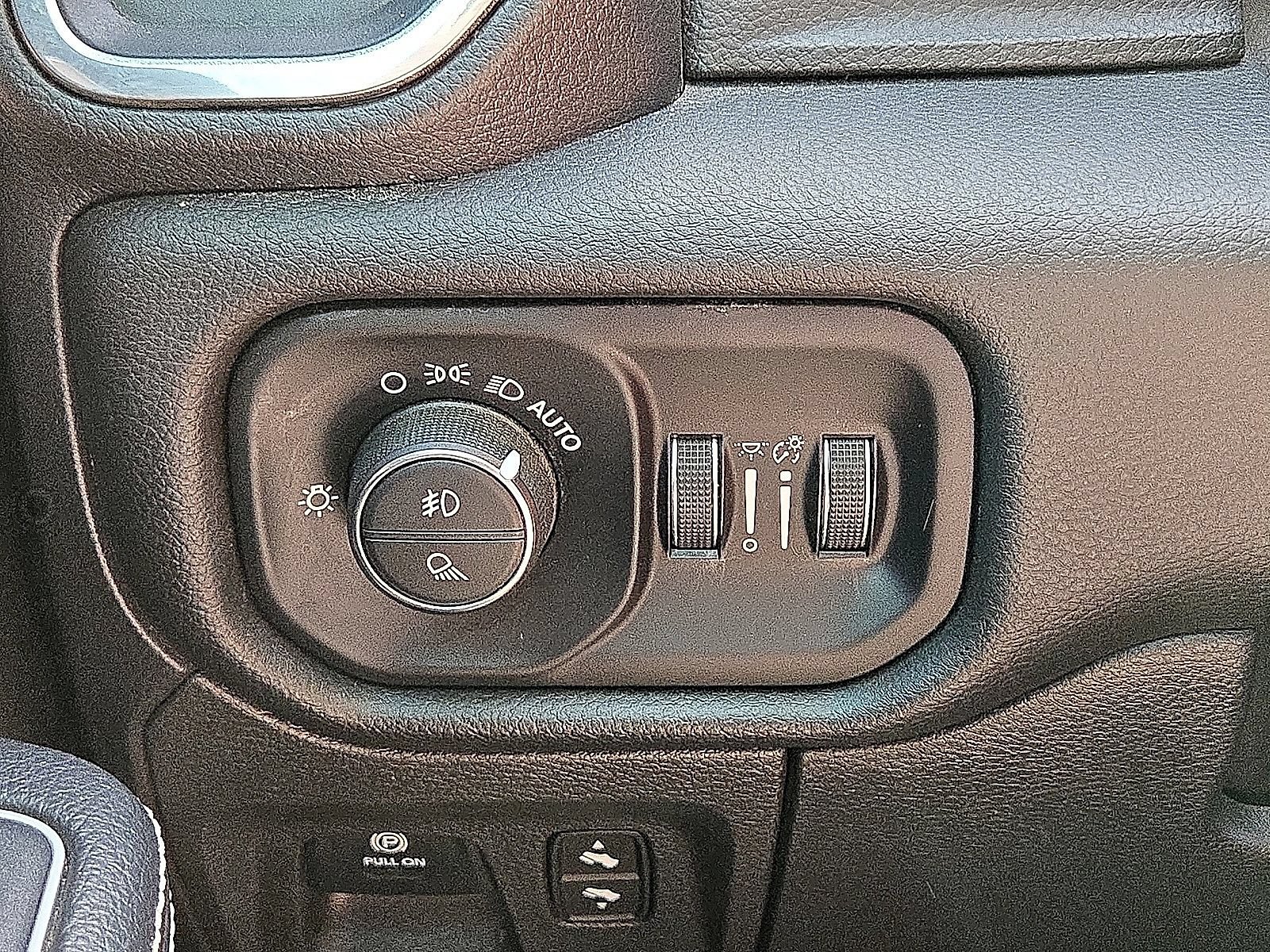 Used 2023 RAM 1500 Laramie AWD/4WD image 26