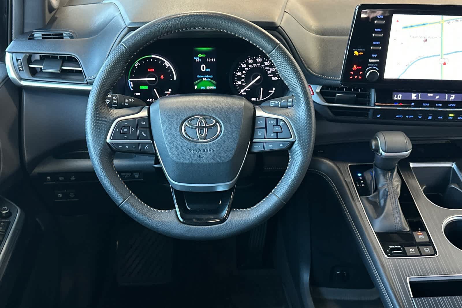 Used 2022 Toyota Sienna XLE Woodland Edition AWD/4WD image 16