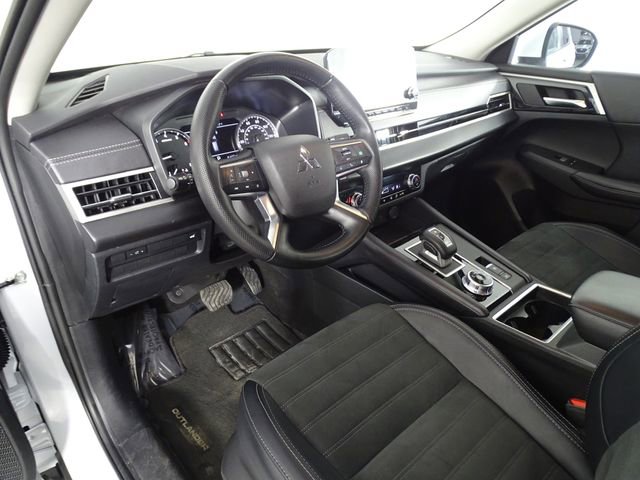 Used 2024 Mitsubishi Outlander SE image 21